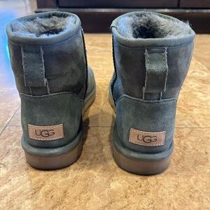 Fall & Winter RARE Olive Women's Ugg Boots Classic Mini lI